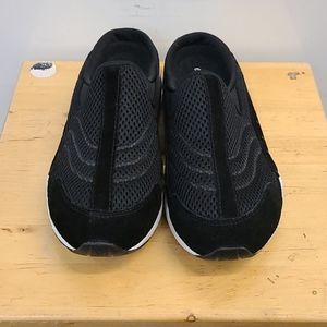New! Easy Spirit Travel Time Black Slip On US 6.5